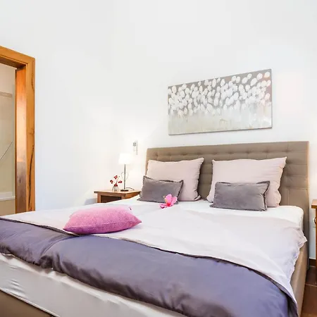 Kamenica Villa