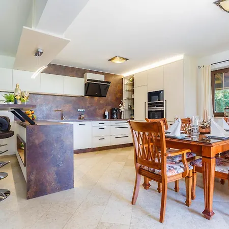 Villa Kamenica Kras