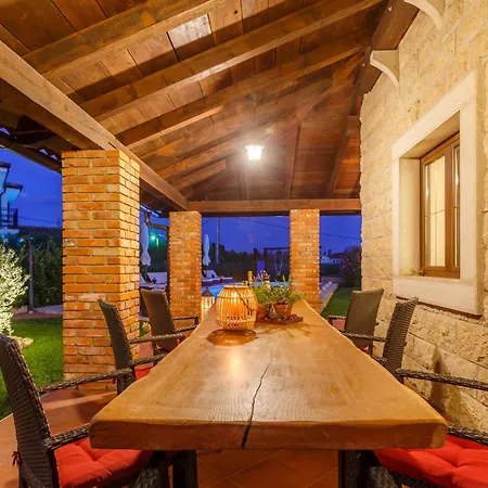 Villa Kamenica Kras