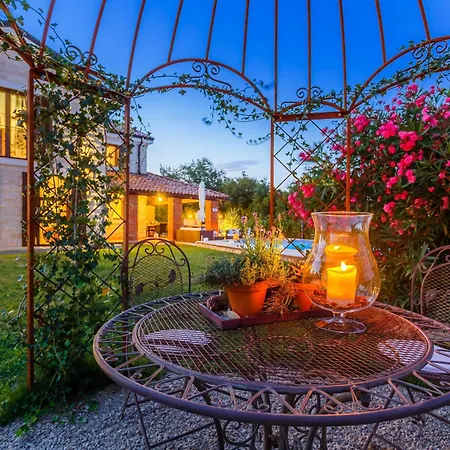 Villa Kamenica Kras