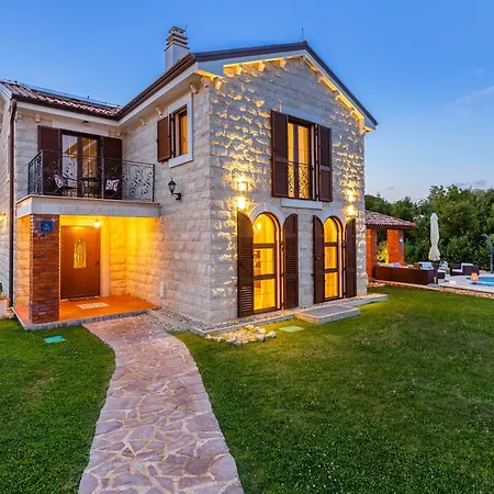 Kamenica Villa